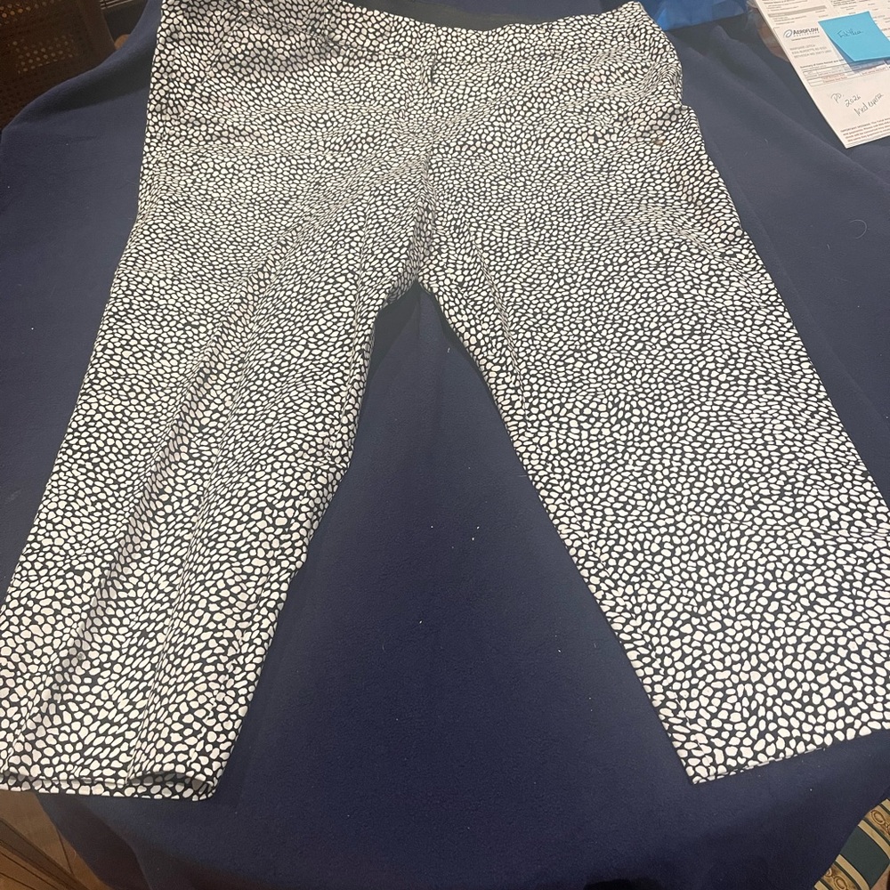Lane Bryant Black and White Pebble Print pants